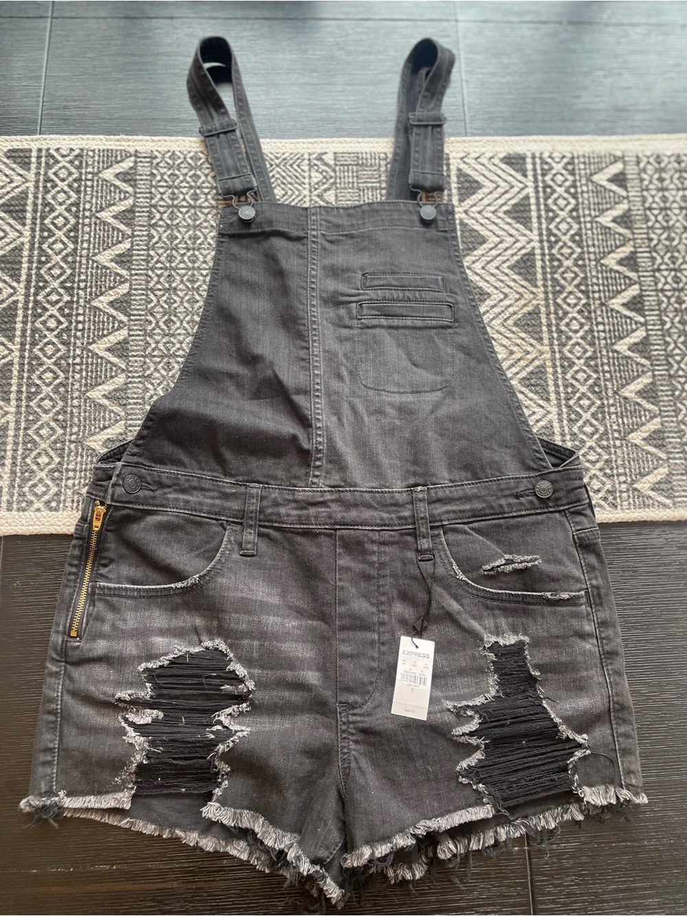 Express Stretch Cotton blend Black Distressed Raw Denim Overall Shorts Sz 10 NWT